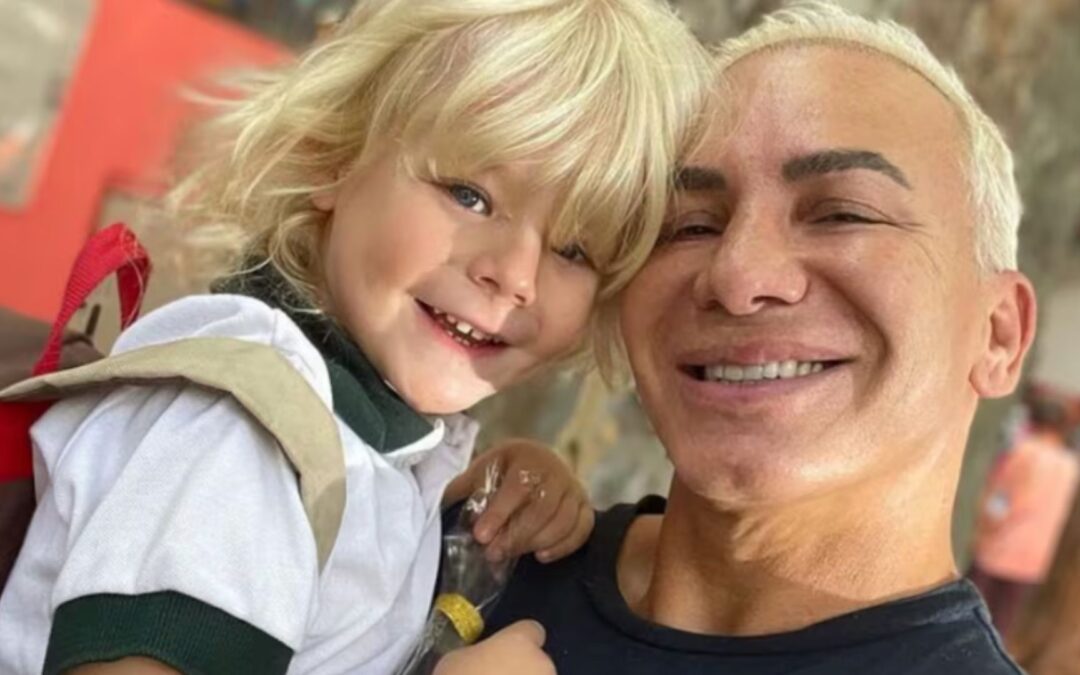 Flavio Mendoza cumplió el sueño navideño de su hijo y lo llevó al Polo Norte