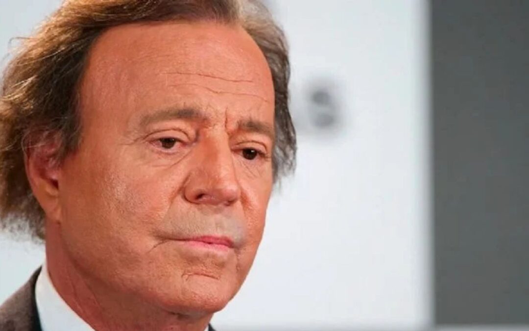 Qué dijo Julio Iglesias ante las denuncias de ex empleadas por presunto abuso