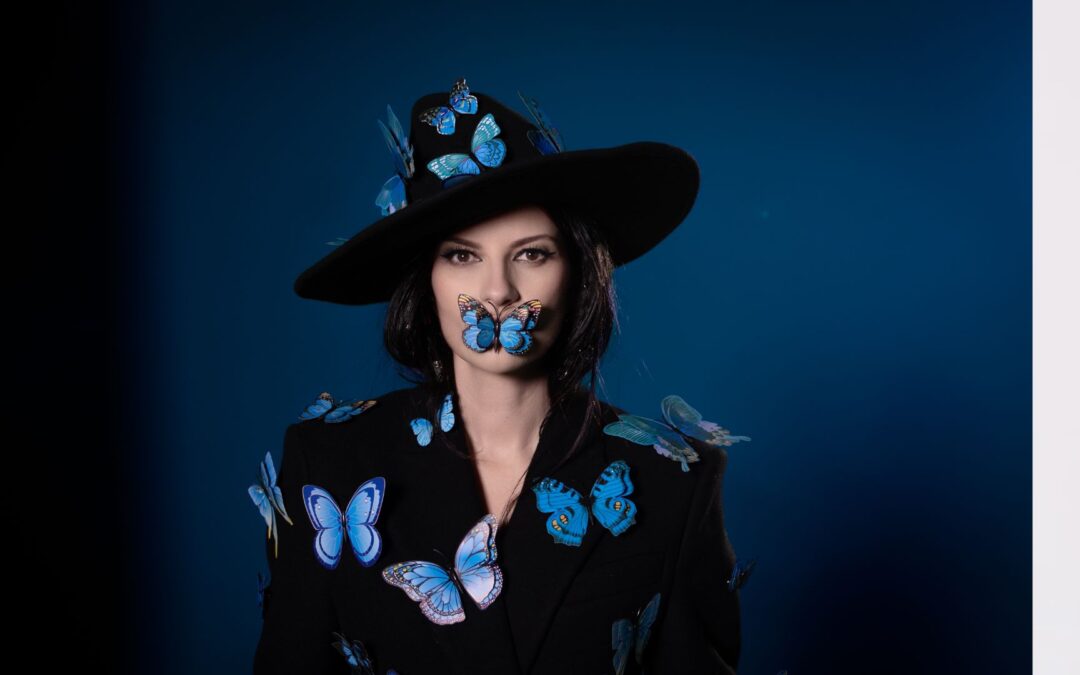 Laura Pausini homenajeó a Fito Páez con una reversión de “Mariposa Tecknicolor”