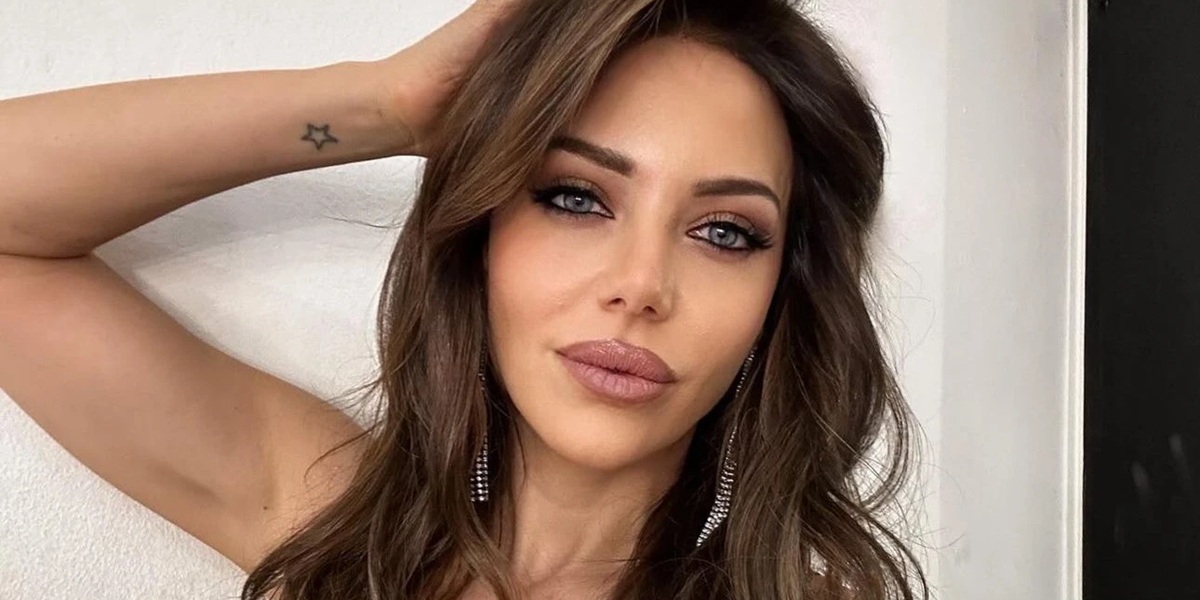 Evangelina Anderson no aguantó más por Ian Lucas Evangelina Anderson posando para la foto