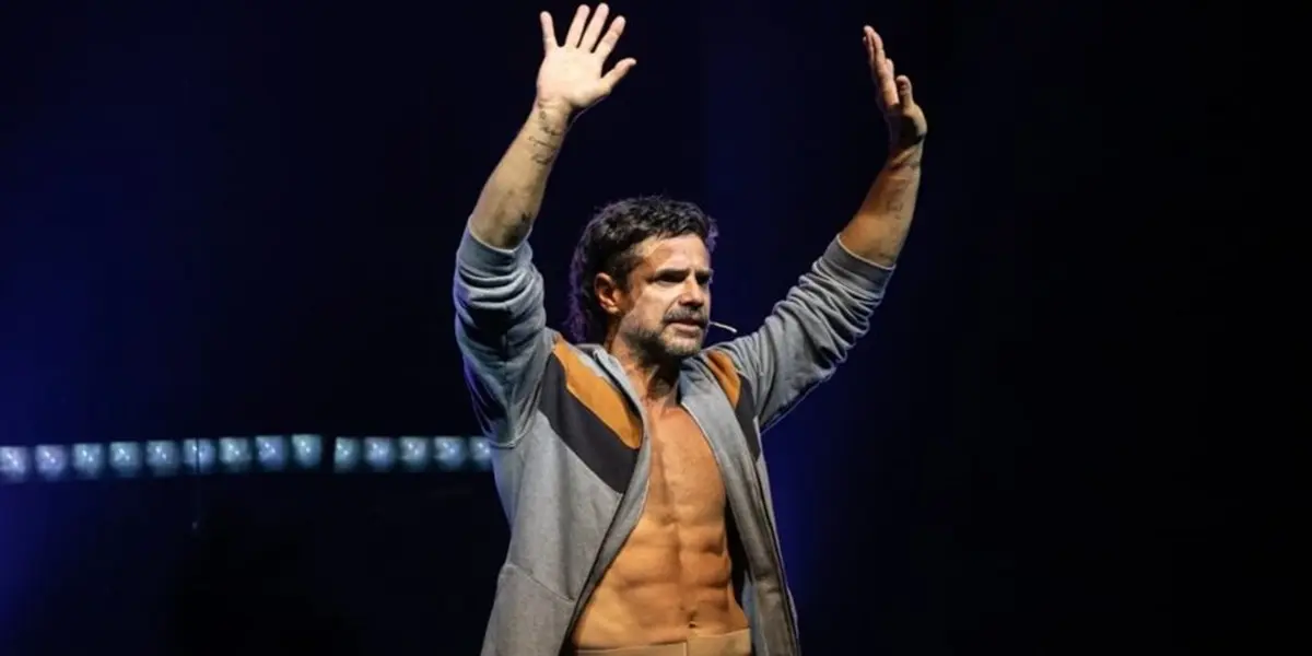 Por qué se internó realmente Luciano Castro Luciano Castro saludando