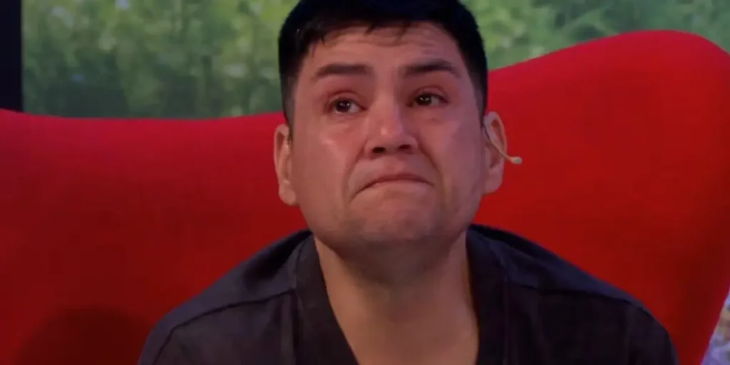 Luisito de Cuestión de Peso llorando