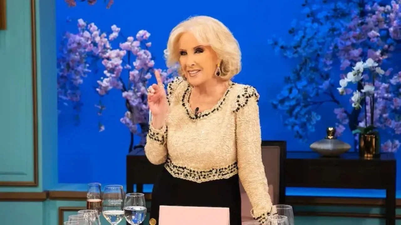 Mirtha Legrand en vivo en la mesaza