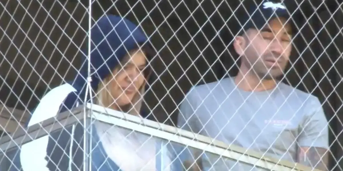 Morena Rial en el balcón