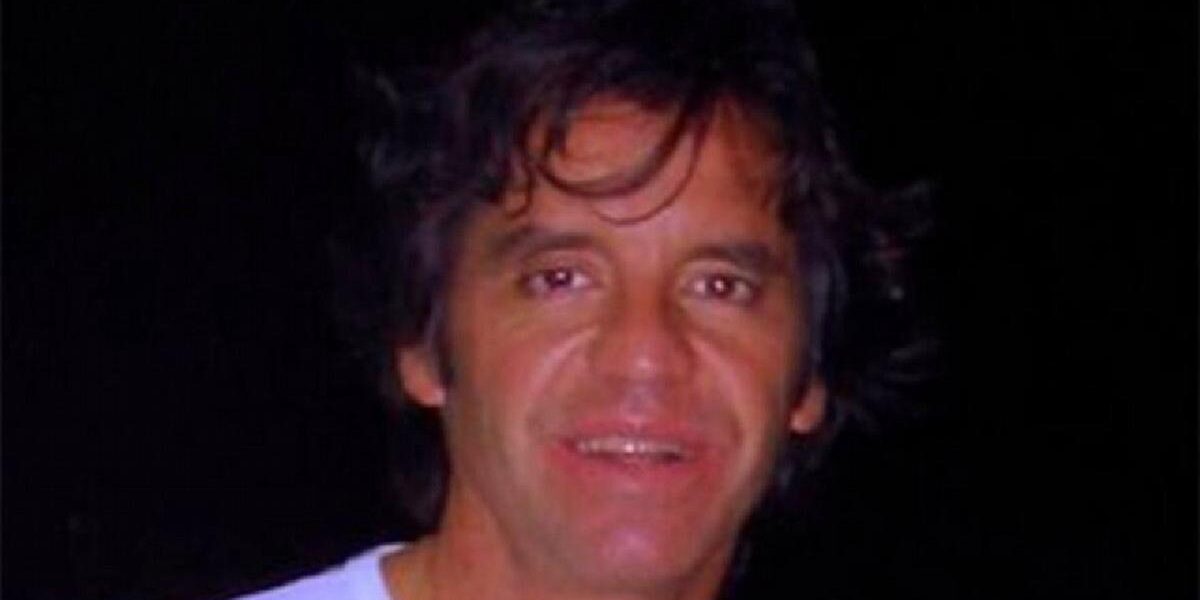 Ricardo Biasotti mirando