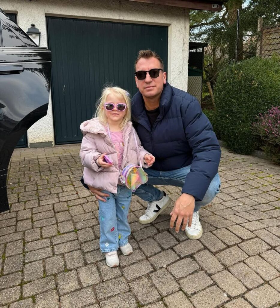 Maxi López con su hija