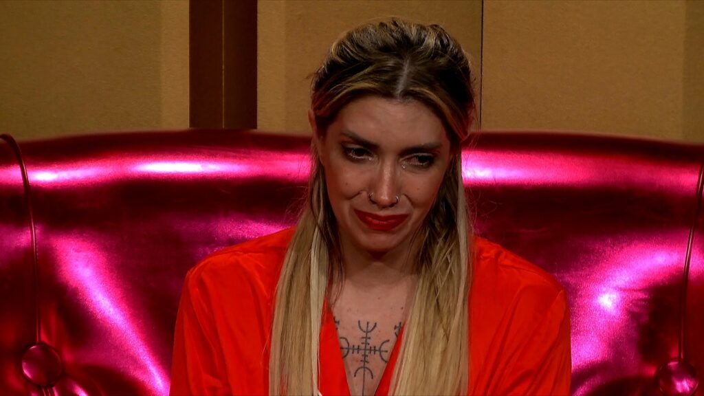 Piden la expulsión de Carmiña Masi