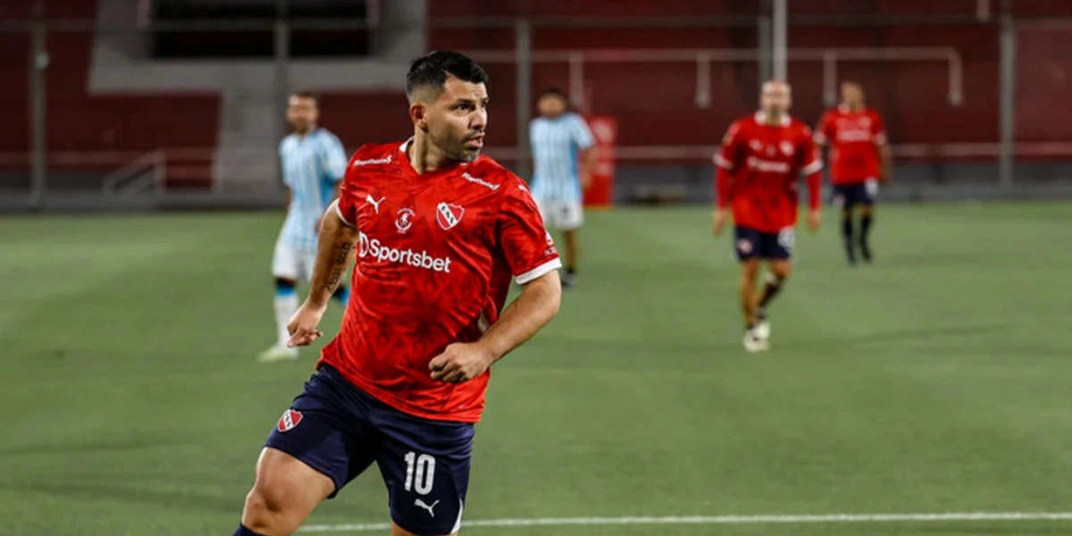 Preocupación total: Sergio Agüero se lesionó jugando para el Senior de Independiente Preocupación total: Sergio Agüero se lesionó jugando para el Senior de Independiente