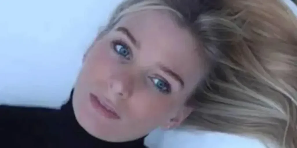 Fini Lanusse acostada