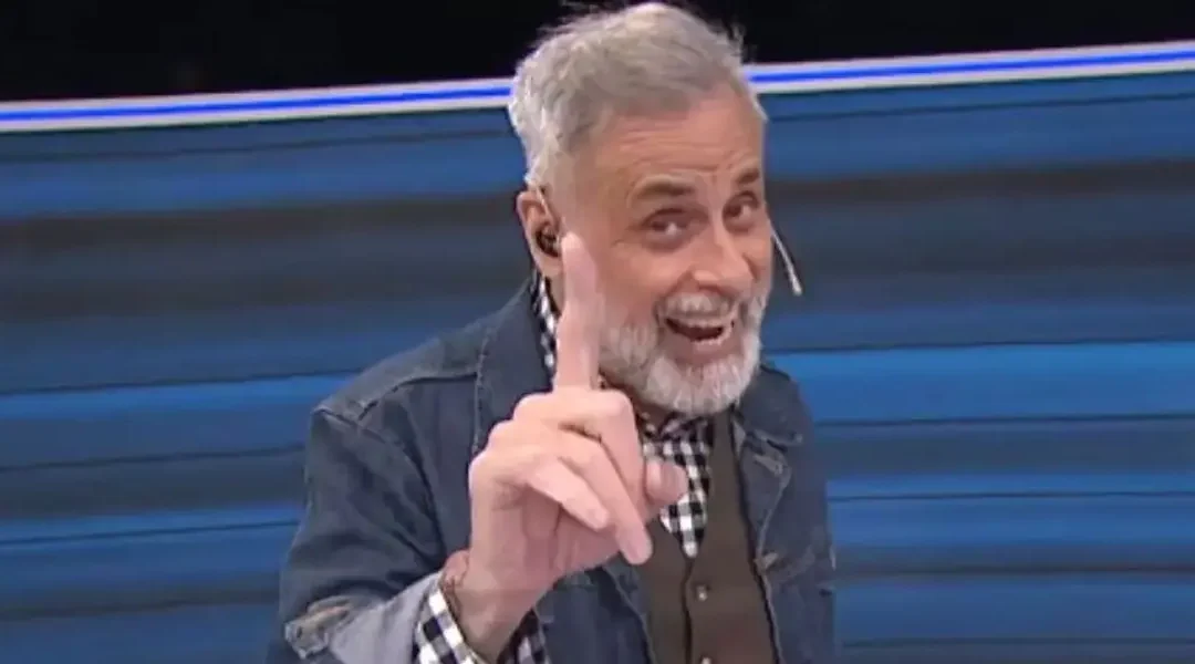 Jorge Rial reveló el romance prohibido que hace temblar a un canal de noticias