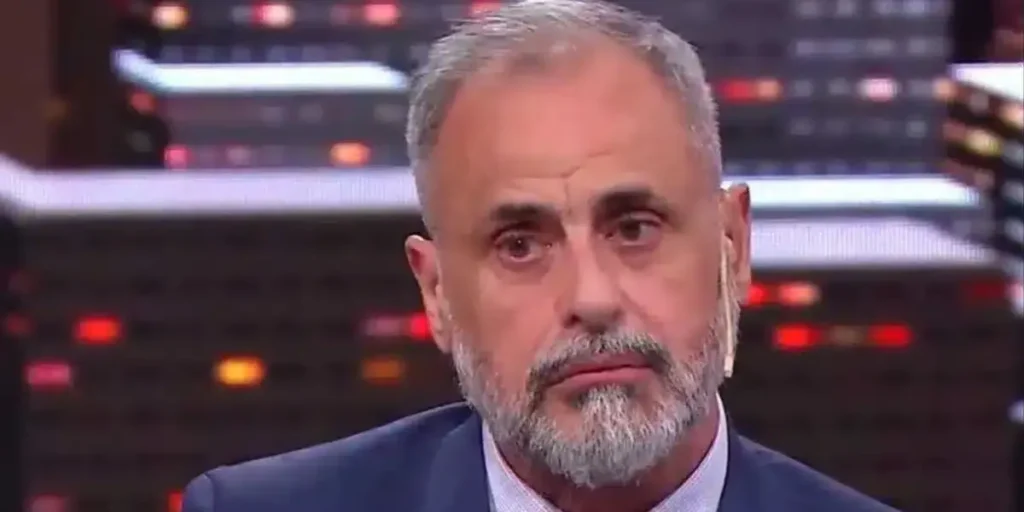 Jorge Rial con cara seria