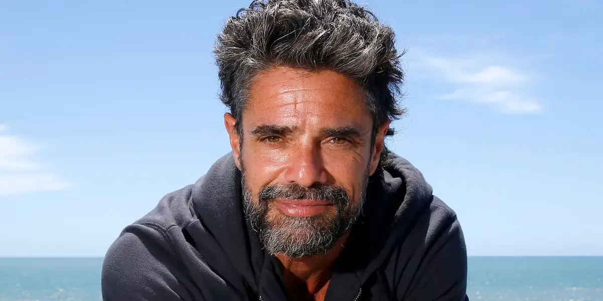 Luciano Castro de frente