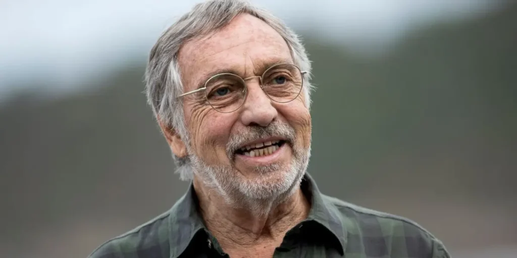 Luis Brandoni sonriente