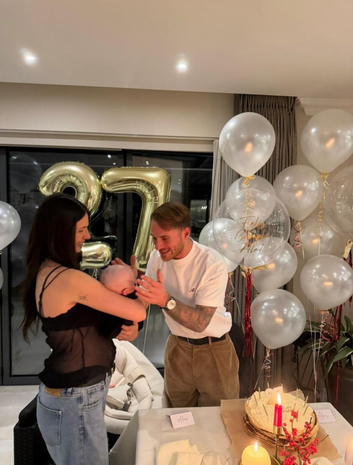 Alexis Mac Allister y Ailén Cova 