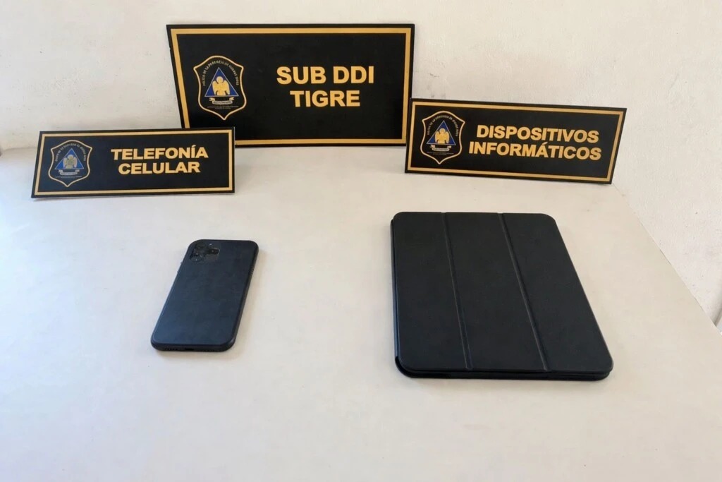 Los dispositivos que incautaron de uno de los domicilios de Chantal Leclercq