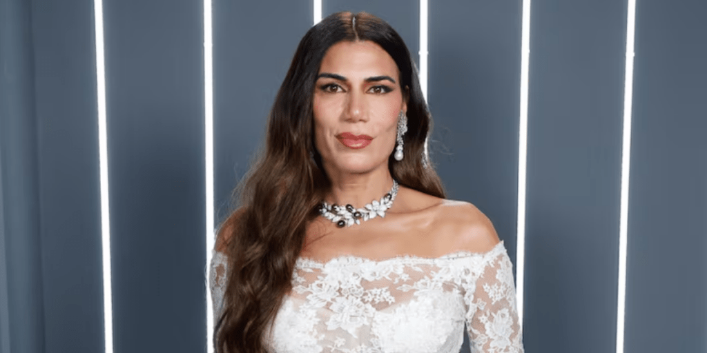 Flor de la V tras el beso de Brian Sarmiento y Danelik