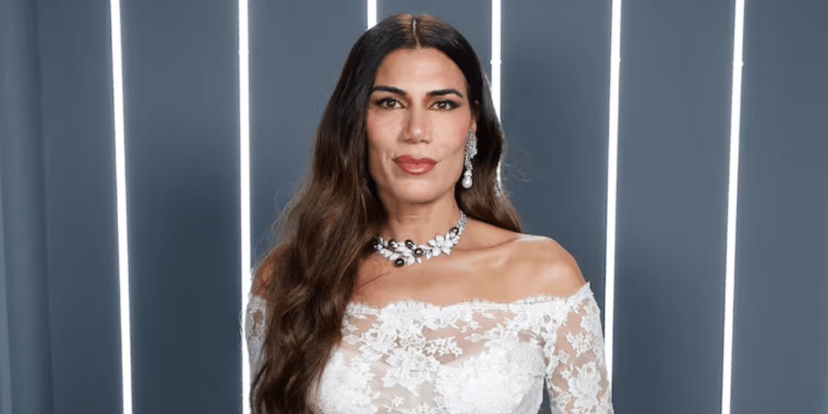 Flor de la V tras el beso de Brian Sarmiento y Danelik