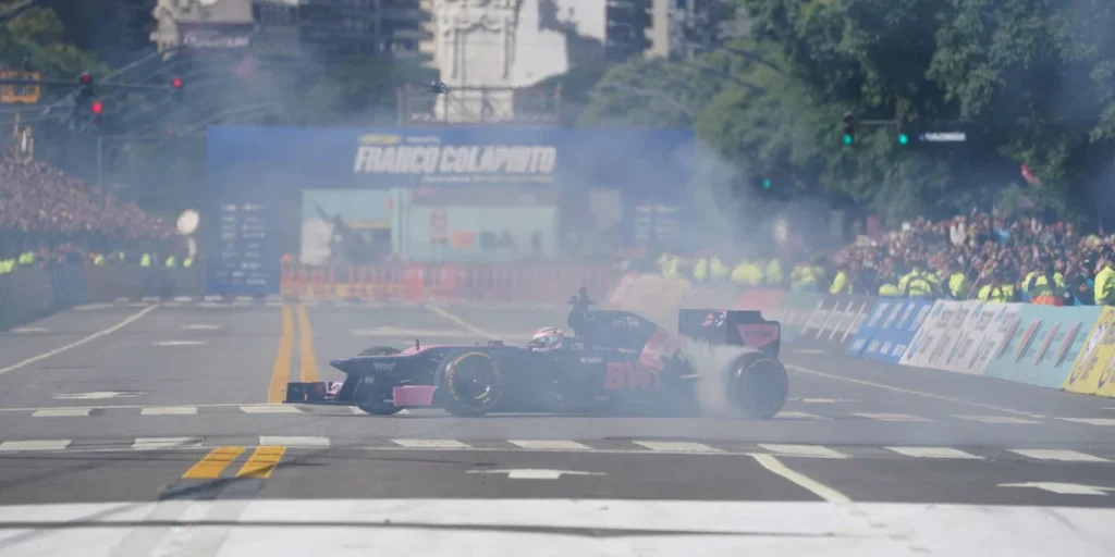 Locura en Buenos Aires: Franco Colapinto aceleró un Fórmula 1 en Palermo ante una multitud