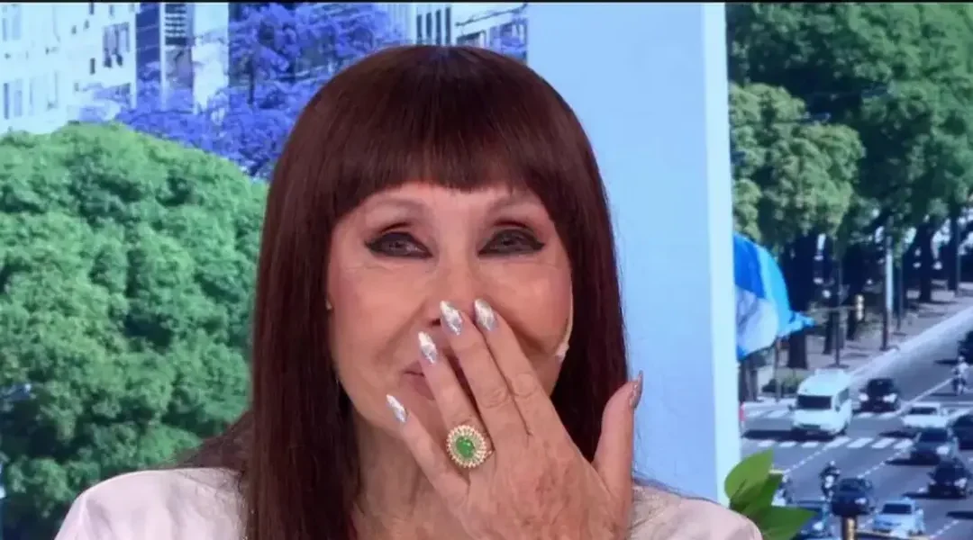 Moria Casán destapó un escandaloso momento entre Iván de Pineda y Flor de la V en los Martín Fierro de la Moda