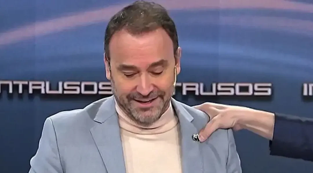 Adrián Pallares se quebró en vivo y Rodrigo Lussich salió a contenerlo tras una desesperante noticia