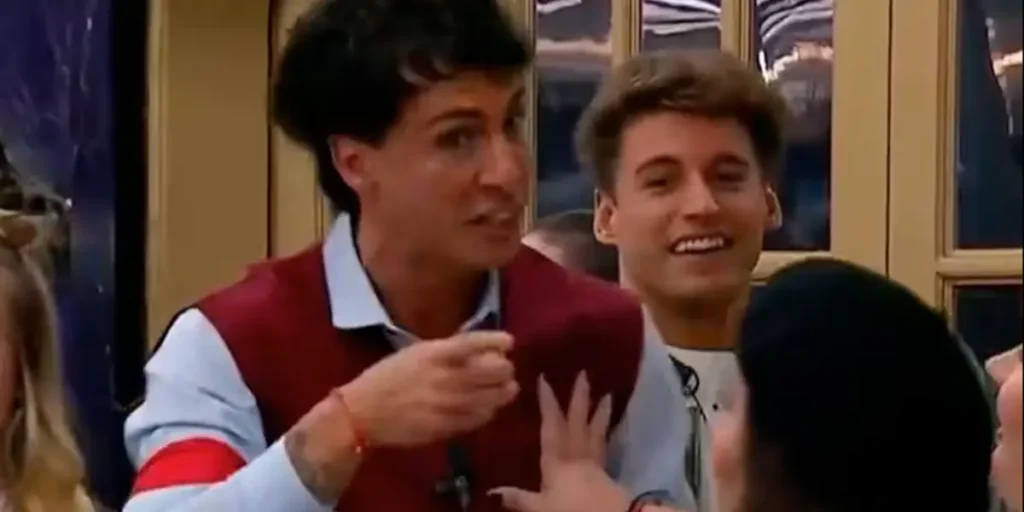 Nazareno y Pincoya peleando en GH