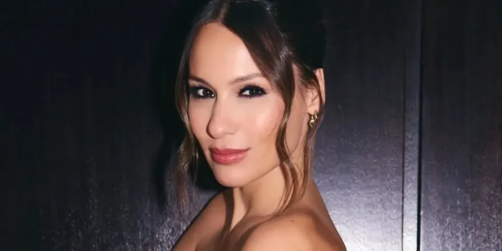 Pampita en primer plano