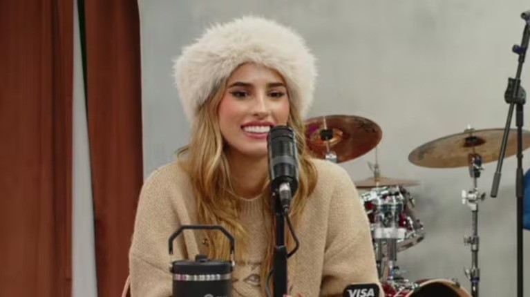 Julieta Poggio se puso carillas y le llovió el hate en redes sociales