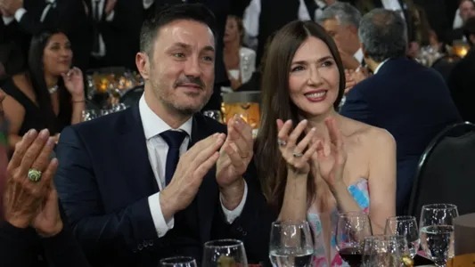 Cristina Pérez llegó con Luis Petri a los Martín Fierro