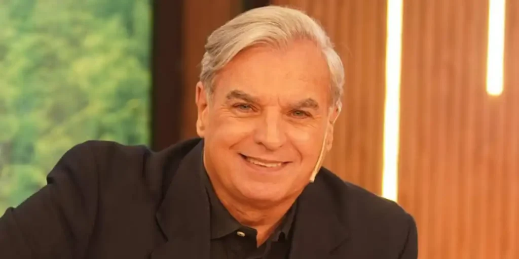 Carlos Monti está enamorado y reveló con qué famosa empezó una relación