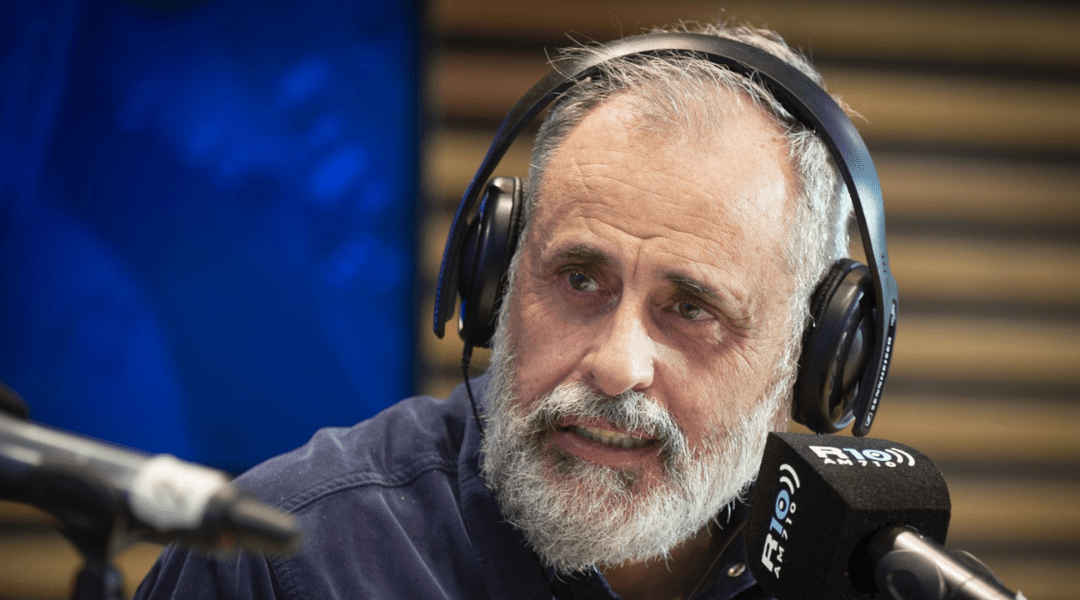 Jorge Rial ya tendría nueva novia y lo engancharon a los mimos tras su separación