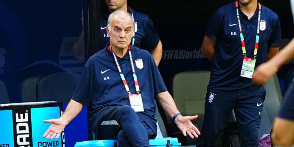 Marcelo Bielsa dirige la selección de Uruguay