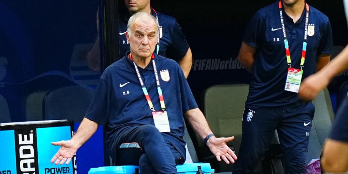 Marcelo Bielsa dirige la selección de Uruguay