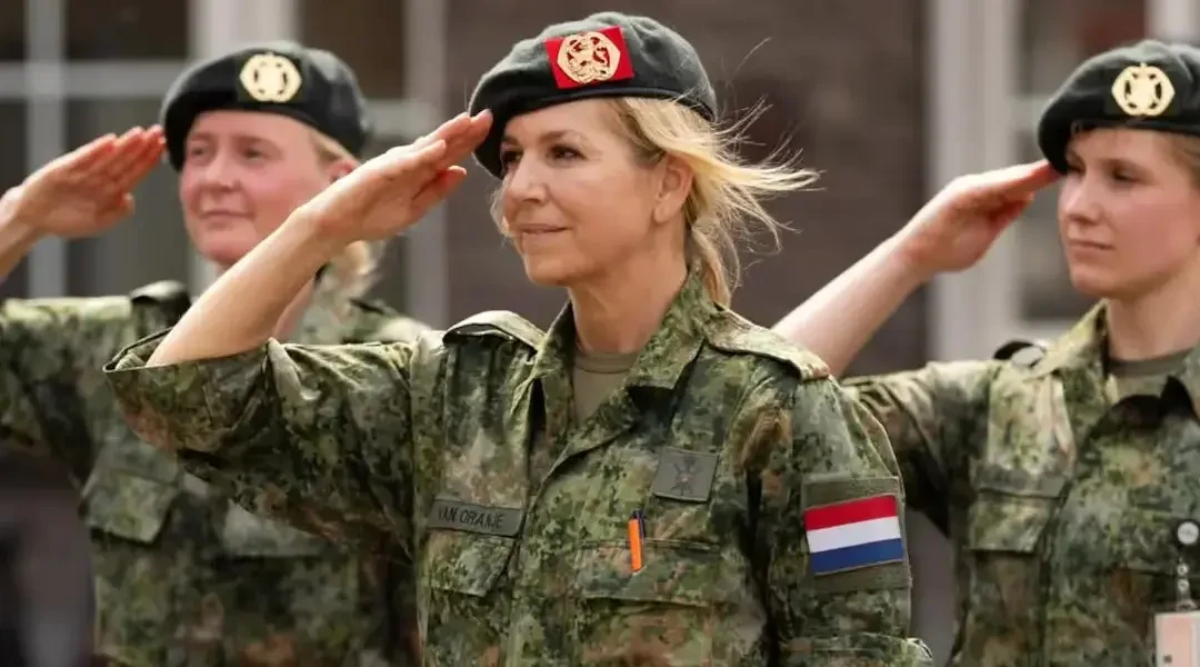 Por qué la reina Máxima ingresó al Ejército a los 55 años: el giro real que sorprendió al mundo