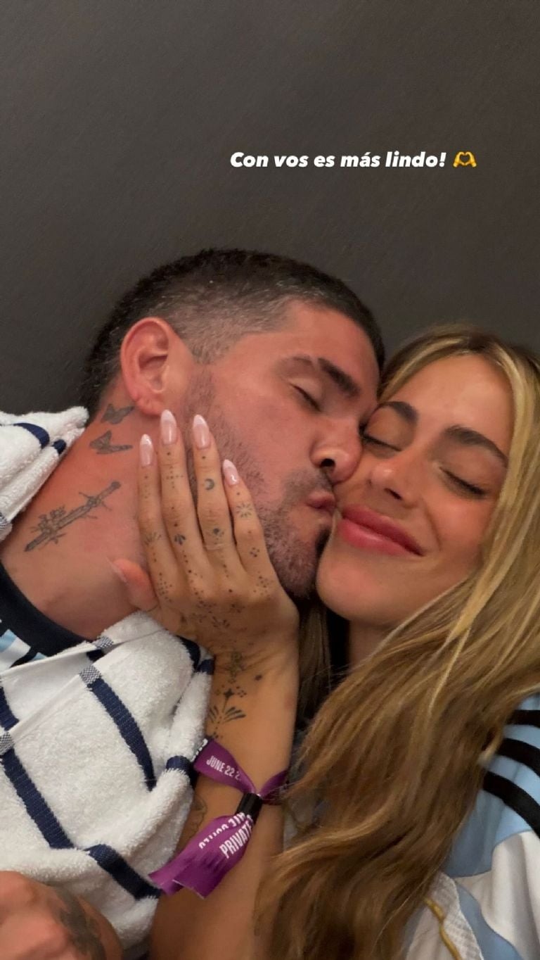 Rodrigo De Paul se reencontró con Tini Stoessel tras el triunfo contra Austria