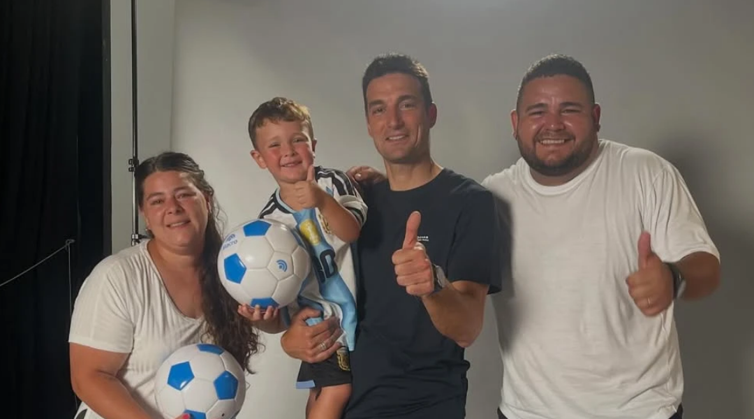 Quién es Salvi, el nene viral que emocionó a Lionel Scaloni y sueña con jugar en la Selección