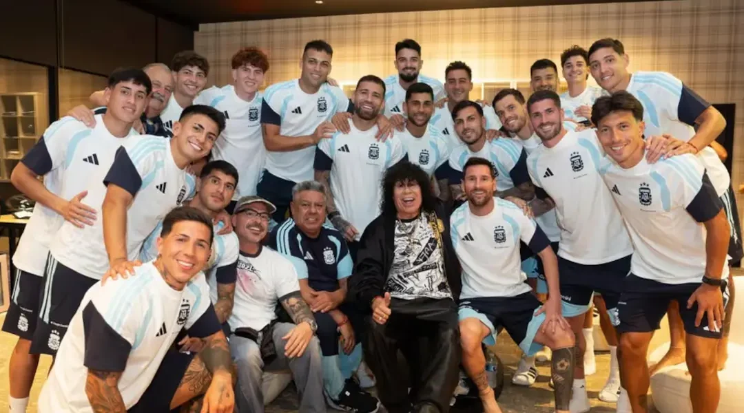 La Mona Jiménez visitó a Lionel Messi y a la Scaloneta en la concentración del Mundial 2026