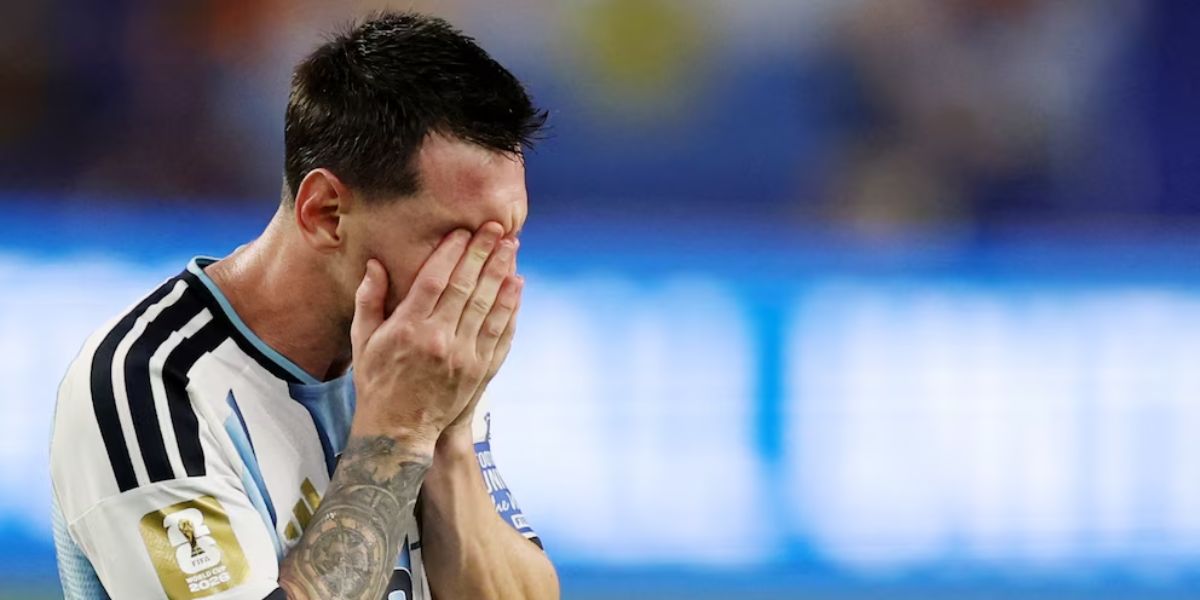 Lionel Messi sufrió un duro golpe en la cabeza en el partido contra Cabo Verde Lionel Messi sufrió un duro golpe en la cabeza en el partido contra Cabo Verde