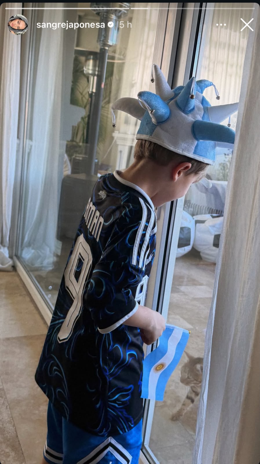 WLa China Suárez compartió una foto de su hijo Amancio en pleno festejo por la Selección