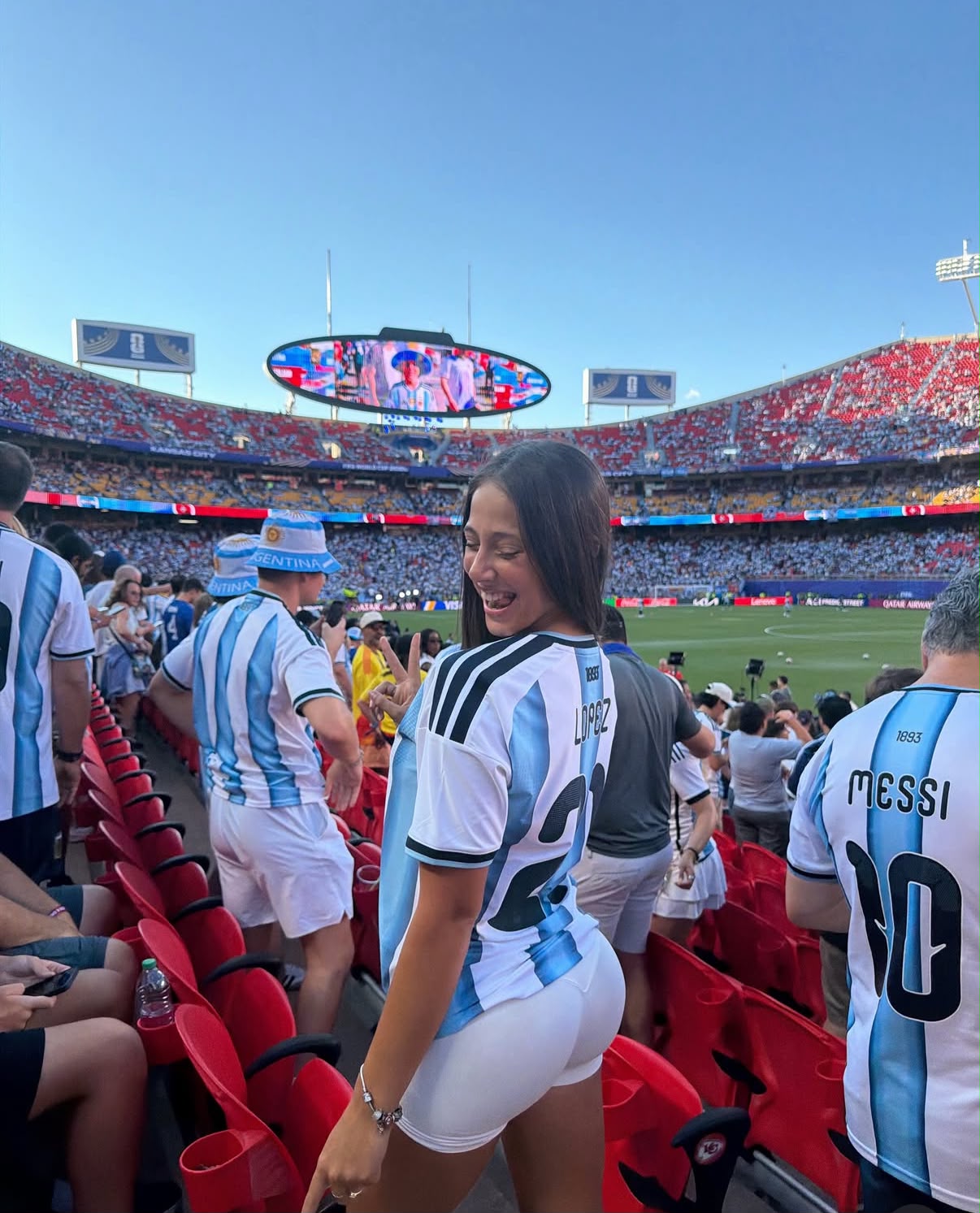 Clara Cremaschi en el partido con la camiseta del Flaco López