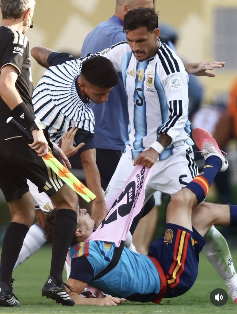 La pelea de Leandro Paredes