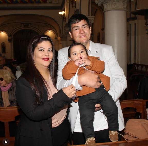 Noelia Báez y Luis Zerda junto a su hijito