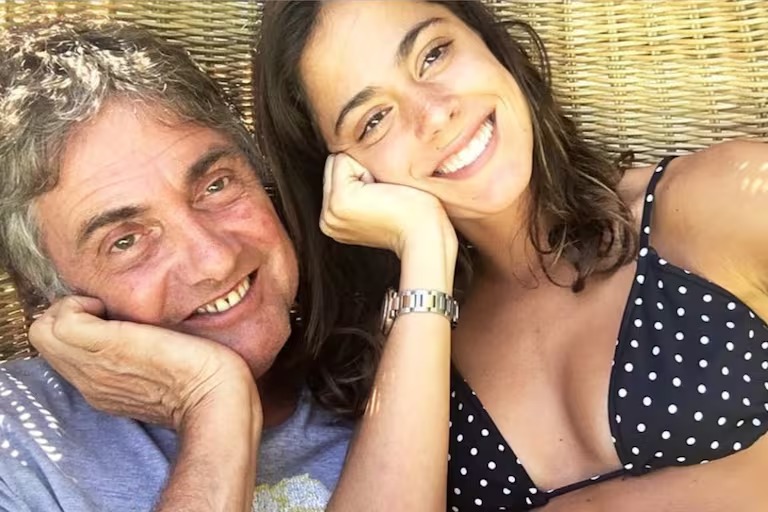 Tini Stoessel le habría confiado ciegamente su carrera a Alejandro Stoessel
