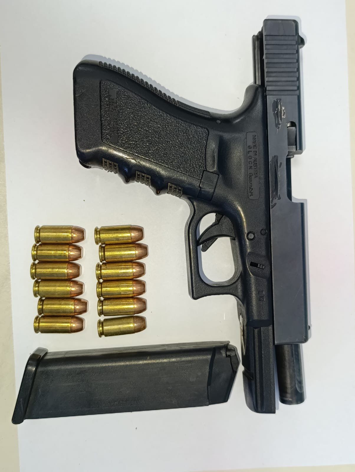 Callejero Fino detenido por portación de arma