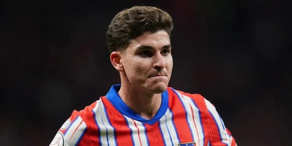 Crisis en el Atlético de Madrid: el fuerte conflicto entre Julián Álvarez y el Cholo Simeone por su pase