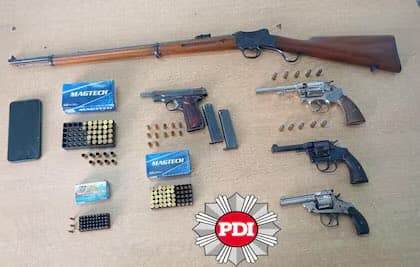 Las armas y municiones secuestradas a Maxi Ghione