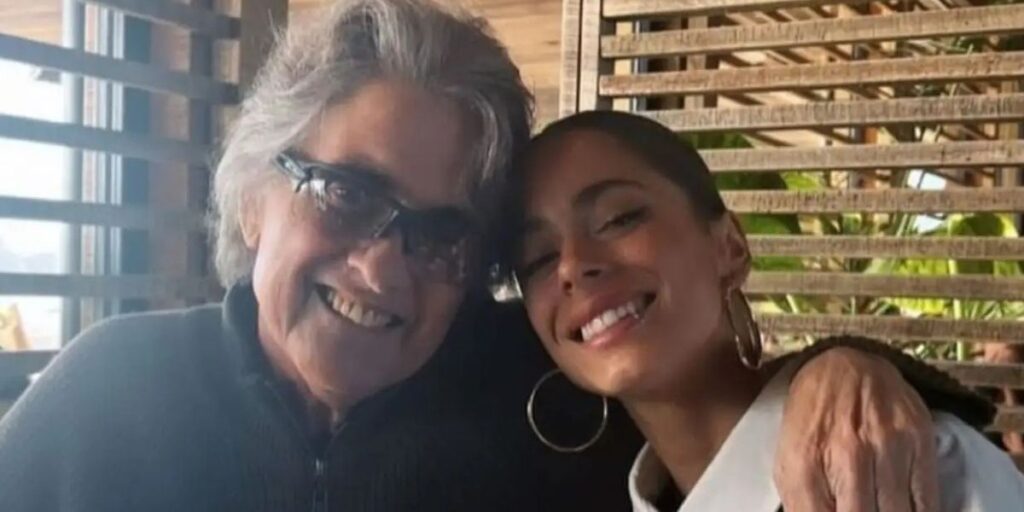 La jugada final de Alejandro Stoessel en plena guerra contra Tini: demandas y una lista muy pesada