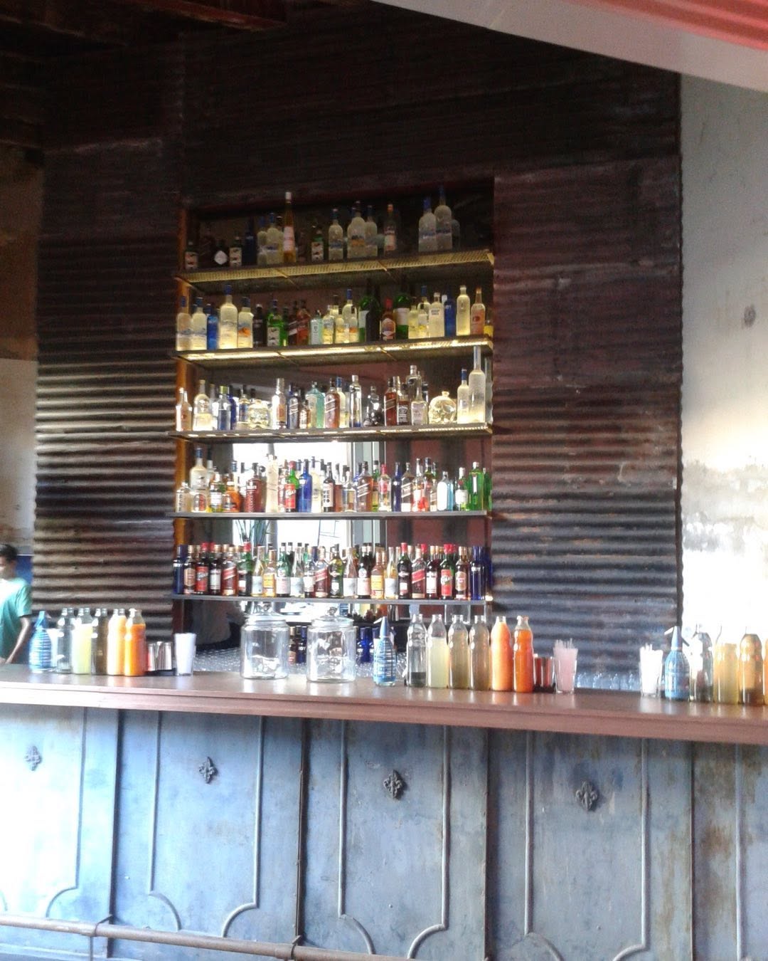 La barra de Casa Carlos, el lugar elegido por Lali y Pedro