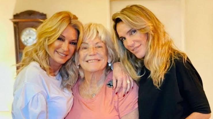 Yanina Latorre, su mamá Dora y su hermana Maite Arruza
