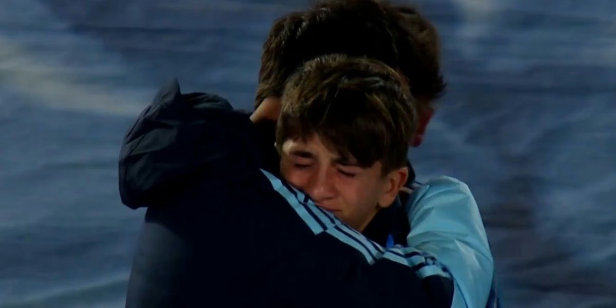 Qué pasó con Lionel Messi y su hijo Thiago en el Monumental: la foto que le rompió el corazón a todos Qué pasó con Lionel Messi y su hijo Thiago en el Monumental: la foto que le rompió el corazón a todos