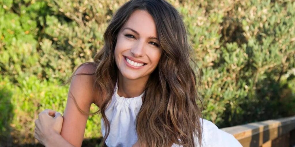 Pampita caminó junto a la Virgen hacia Luján: lluvia, emoción y un tip para sus pies